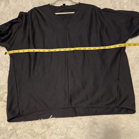 Cos Blouse Silk V-Neck Top Overshirt Women's Size Small Color Black - Picture 4 of 9